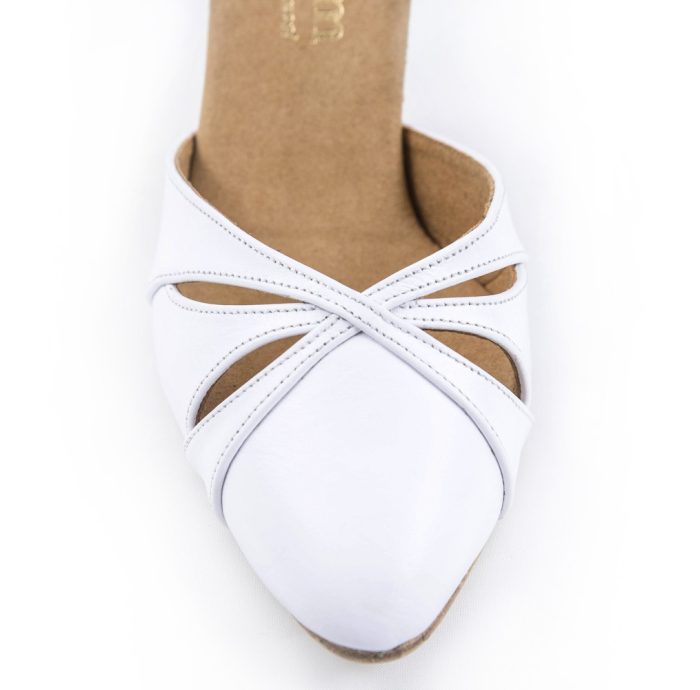 Zapato de tacon blanco elegante en piel